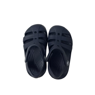 Crocs Kids Classic Fisherman Sandals Featuring Closed Toe Design Size 7 Navy Blue 