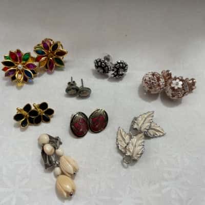  Women’s Flower Style 8 Pairs of Super Pretty Costume Jewellery Earring Combo 