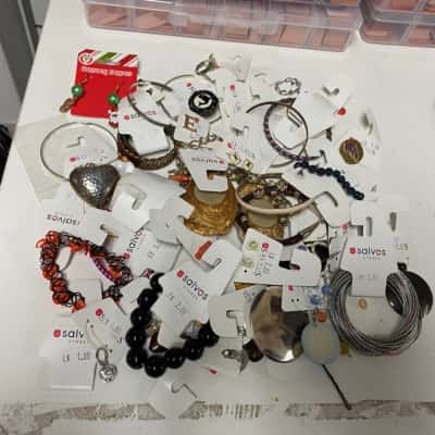 700g assorted costume jewellery-please read description 