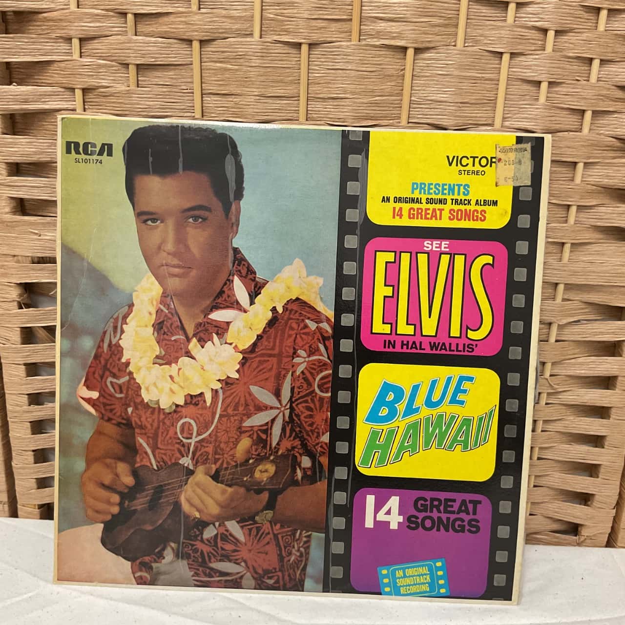 Vintage Elvis Presley Blue Hawaii vinyl LP soundtrack 1961