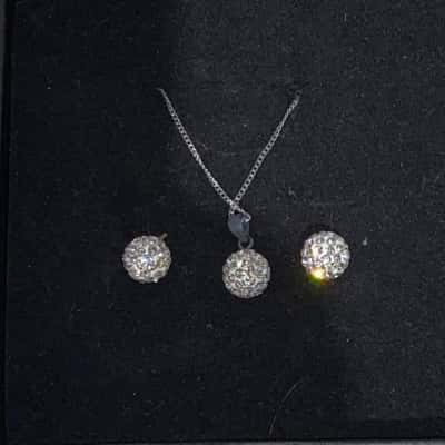  SILVER Necklace, Pendant with matching  Studs - 