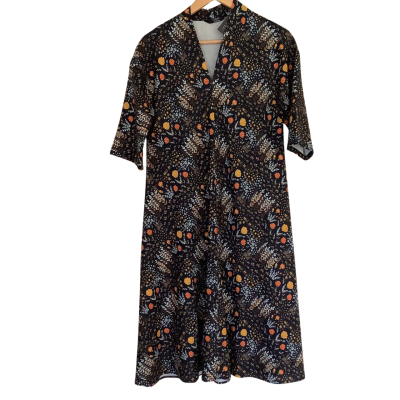 BNWT**Faye. Black Label.  Autumn Floral Dress  Size 12- 14?? 