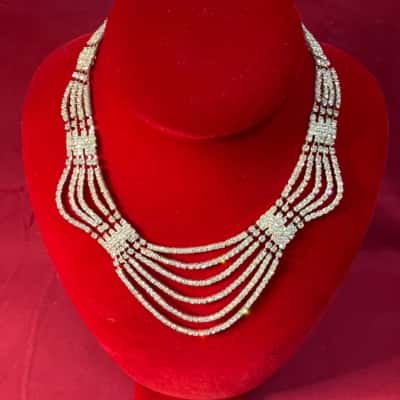  Women's silver Tone Draped Rhinestone Necklace 