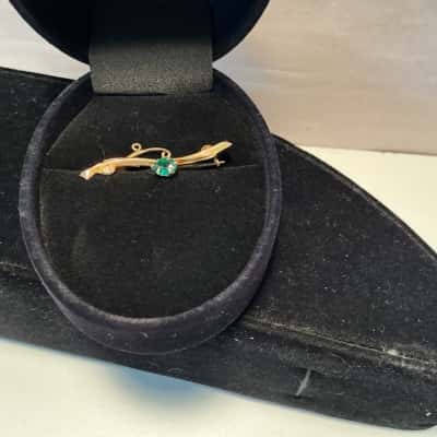  9ct Antique Green Paste Bar Brooch 