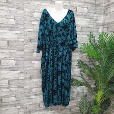 Curvaceous Womens  Size 22 Maxi Dress Black  / Blue 