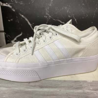 Adidas  NIZZA Size 9 Off White / White 