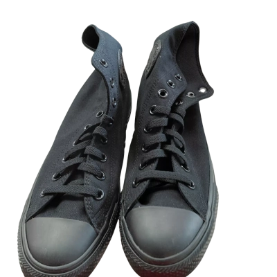 Converse Mens  Size 8 Black  Shoes