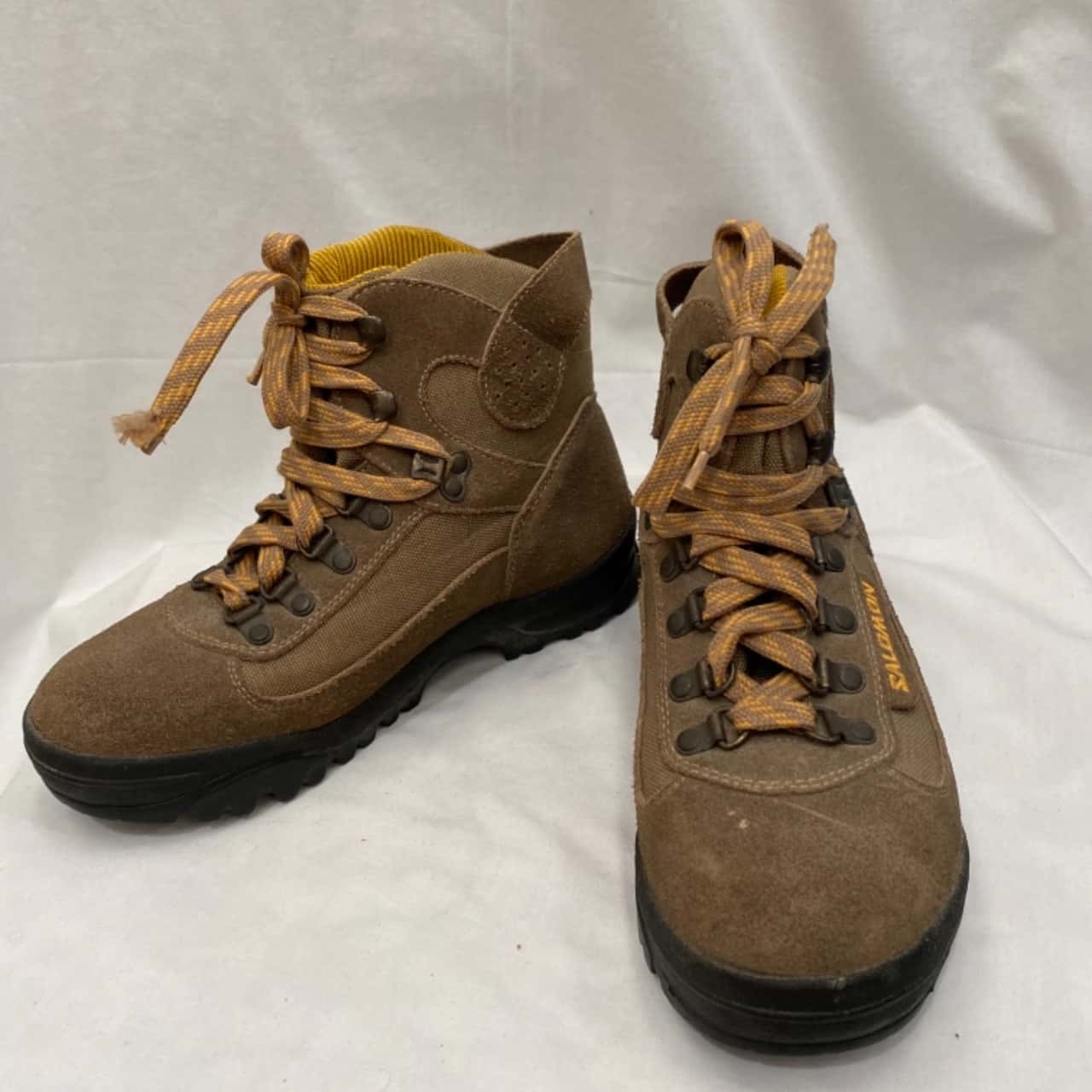 Women's Size US 5 UK 3.5 Salomon Hiking 