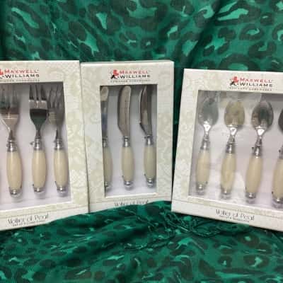 Maxwell & Williams Teaspoons, Cake Forks & Spreaders.