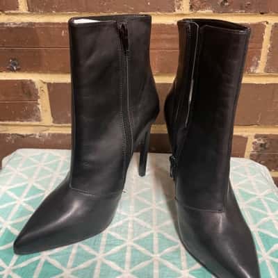 Tony Bianco Womens Size 7 Black Zip Up Boots