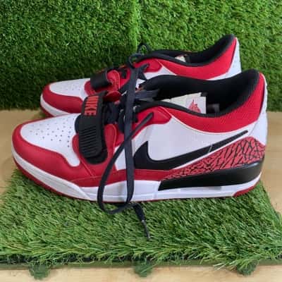 Nike Mens  Size 10.5 Sneakers Black  / Red / White (US)
