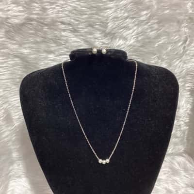 Womens Necklace Other / Silver / White 