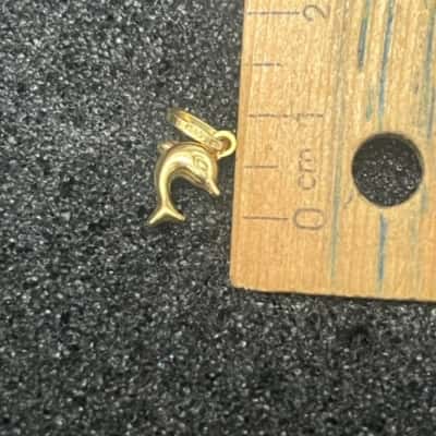 14ct gold pendant dolphin.