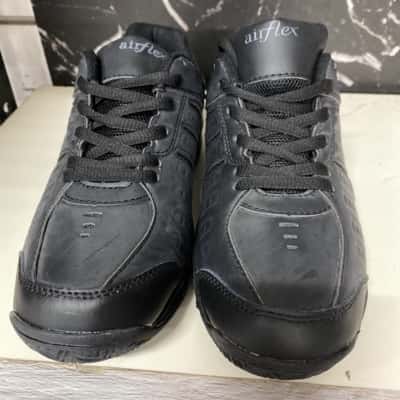 Airflex Size 6 Black  sneakers 