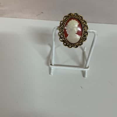 Vintage Oval Cameo Scarf Ring
