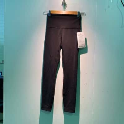 Lululemon Womens  Size 4 Black  