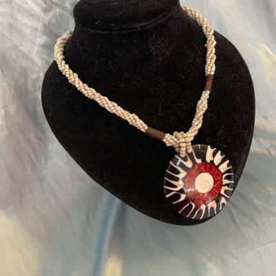 Women’s Necklace / Pendant Beige / Black  / Red 