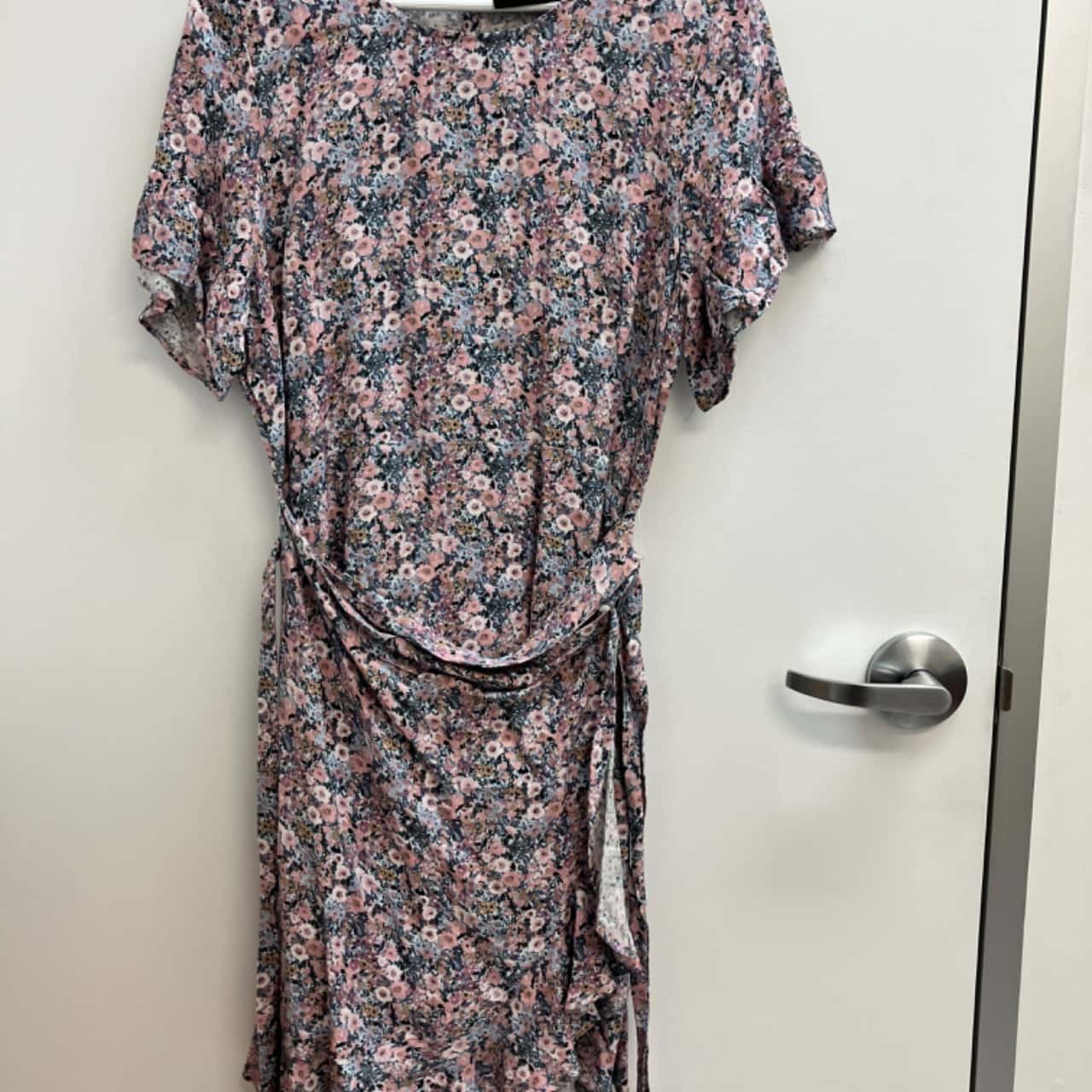 Ladies Decjuba Floral Midi Dress BNWT