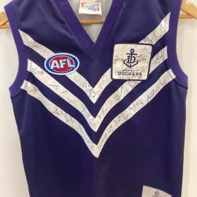 AFL FREMANTLE DOCKERS SIGNED JERSEY