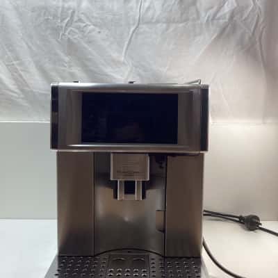 Silver De’Longhi PrimaDonna Avant Espresso Machine 