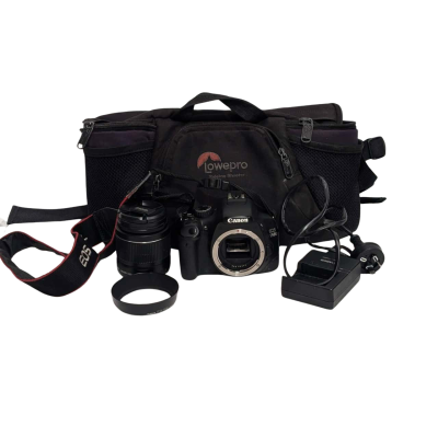 Canon EOS 550D (18-55mm Lens + Battery Charger + Bag)