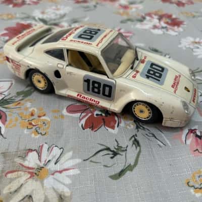 Burago 0121 1:24 Scale Diecast Porsche 959 Model Car (B16)