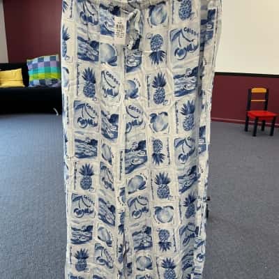 Dotti Womens  Size 18 Capris Pants Blue / White 