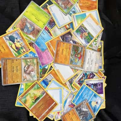 Pokémon cards X 100