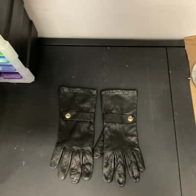 Autograph Womens  Size L / M black leather gloves