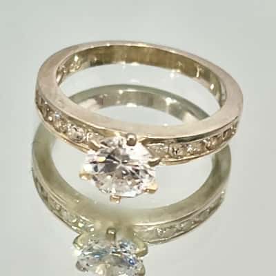 925 Silver Large Gemstone/Diamonte Ring 