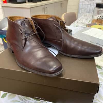 Florsheim Mens  Size 11 Dress shoes Brown 