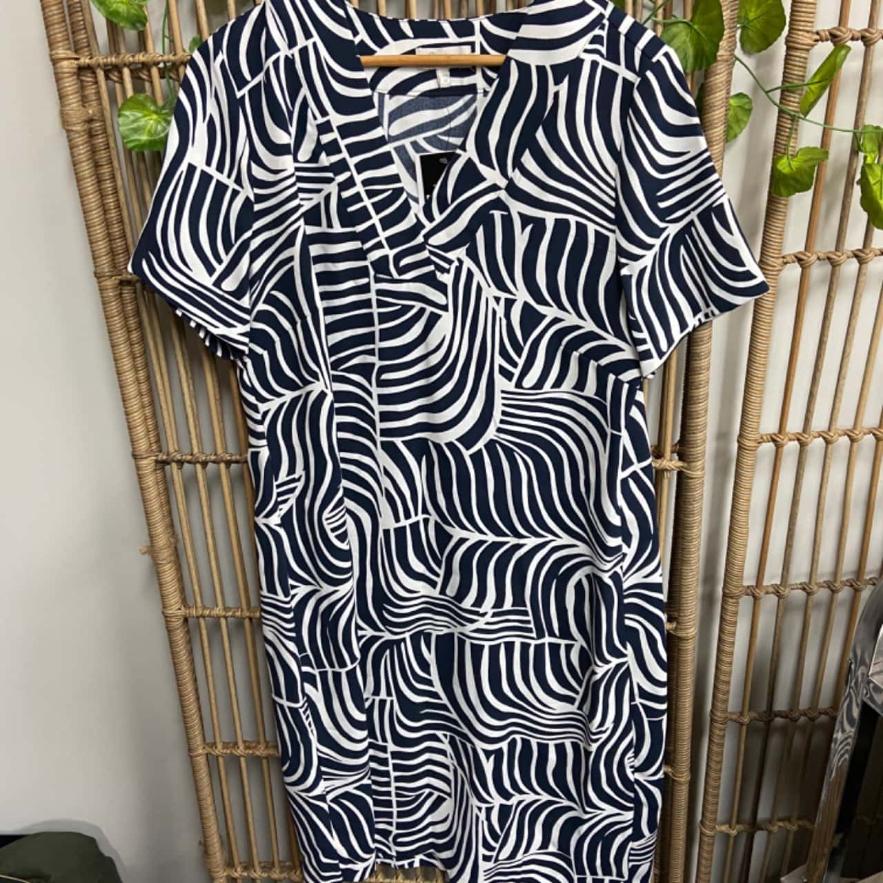 Capture Womens Size 14 Short Sleeve 