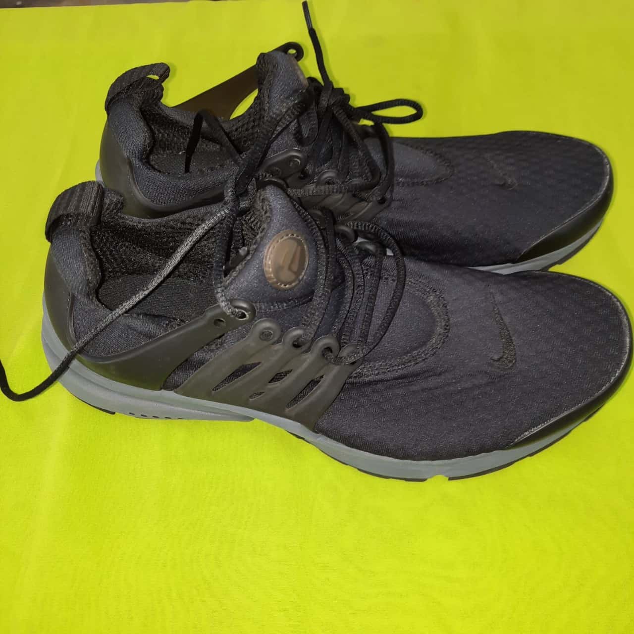 Nike Men's size 8 Presto Runner Shoe Sneaker Shoes Good Condition(s)