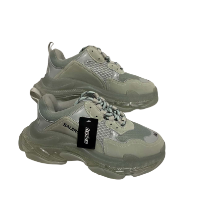  Men's  TRIPLE S Size EU40 Grey 