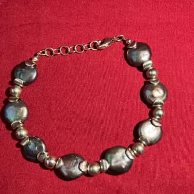  Women’s Man Made Pearl Style Beaded Bracelet 