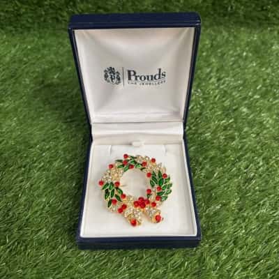 Prouds Christmas Wreath Rhinestone Brooch (Boxed)