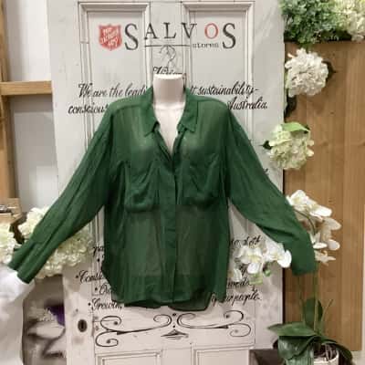 Country Road Brand! NWOT 100% SILK LONG SLEEVED BUTTON UP SHIRT! Womens  Size 14 Button Up Top / Long Sleeve Shirt Green 
