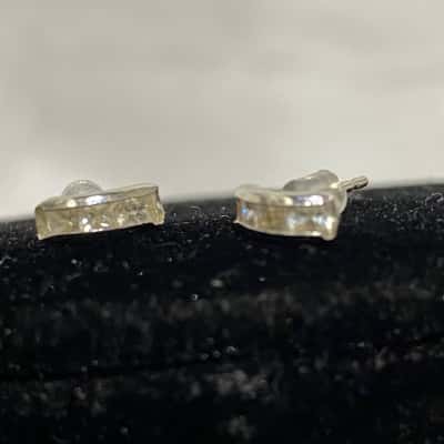 9K WHITE GOLD STUDS set with clear stones 