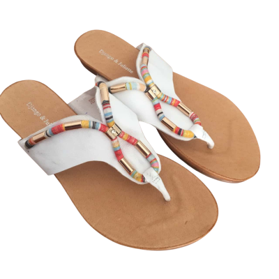 Django & Juliette  Womens  Size 40 White Leather Thongs.   SR1
