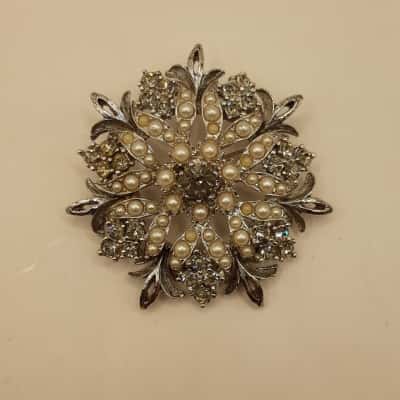 Vera Wang Womens Brooch Silver V593