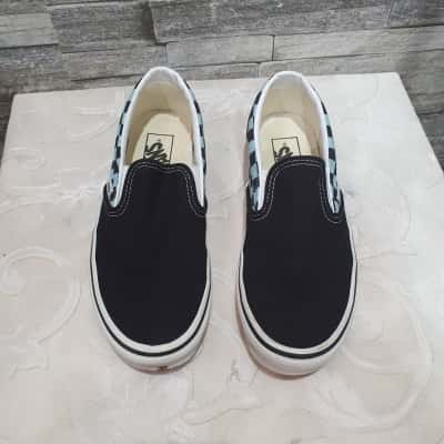 Vans Womens  Size 7.5 Sneakers Black  / Blue / White 