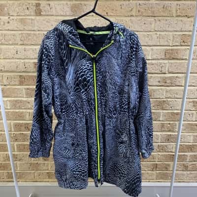 Taking Shape Womens moving on Mac jacket Size 20 