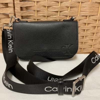 Calvin Klein Women’s Cross Body Bag Black