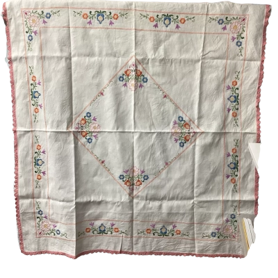 Vintage hand embroidered tablecloth E