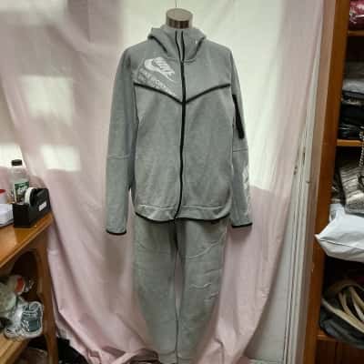 Nike Mens  Size L / M Black  / Grey 