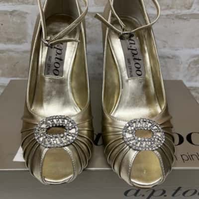 Alan Pinkus gold heels