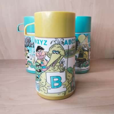 Aladdin - Thermal Bottles. Sesame Street & Walt Disney - Magic Kingdom. Set of 03. 227ml capacity. 1979 Edition. Good Condition.