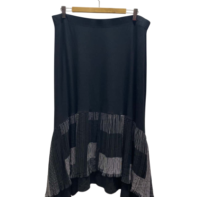 TS Womens  Size S Black Skirt