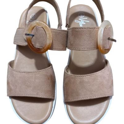 Vybe Women’s  Size 6 - Sandals 