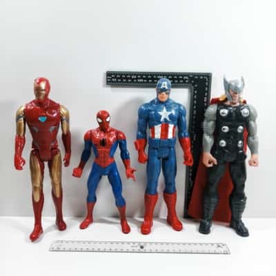 4x Action Figurines PreOwned As Is 